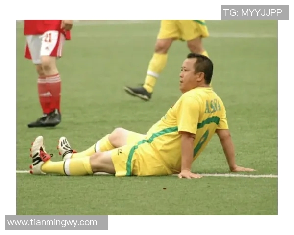 足球明星周韦彤的传奇之路与球场背后的故事揭秘